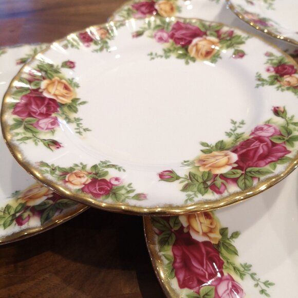 (LOT OF 8) Royal Albert OLD COUNTRY ROSES Bread and Butter Plates 6-1/4" England - Picture 3 of 6